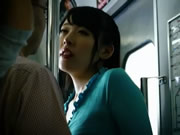 Japan Kiss und Handjob im Zug