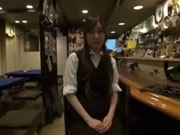 Japanische Restaurant-einsame Kellnerin