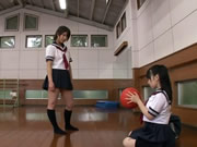 Zwei Japan Schulmädchen Dreier Leidenschaftlicher Sex